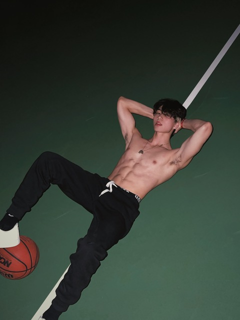 olivermoy header picture leakfans.com