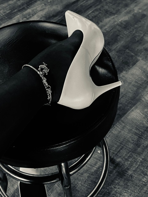 oliviaslegs header picture leakfans.com