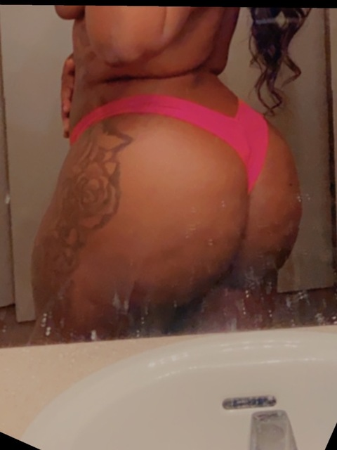 parislee1994 header picture leakfans.com