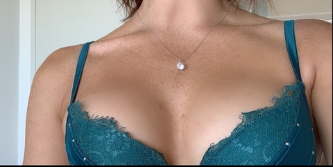 parisvalentine97 header picture leakfans.com