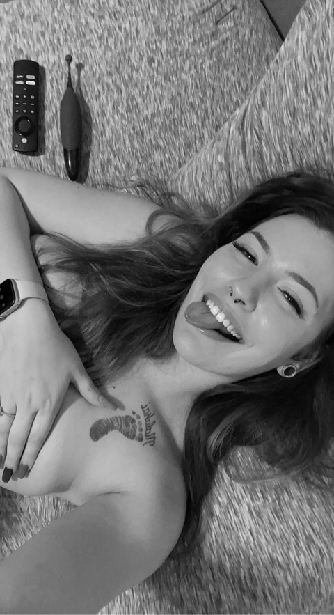 peachyshae header picture leakfans.com