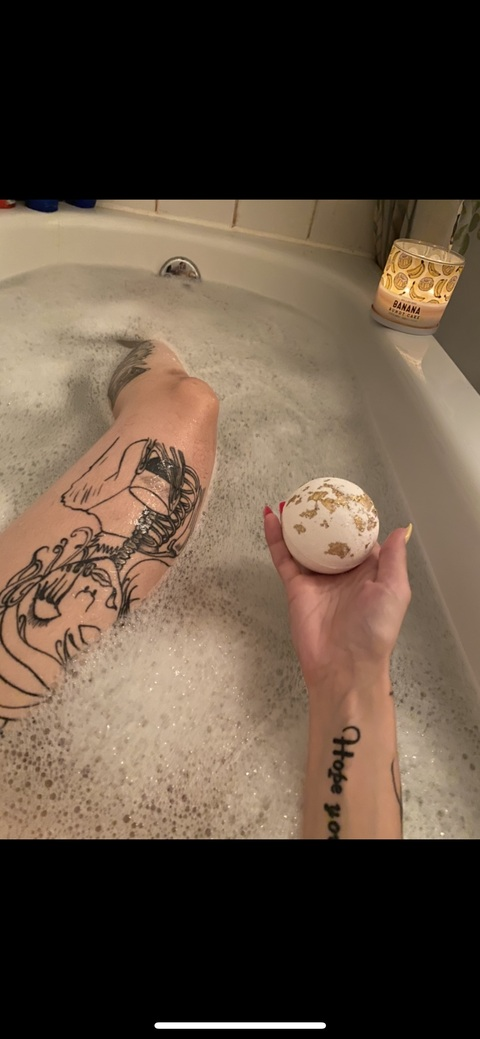 penouue header picture leakfans.com