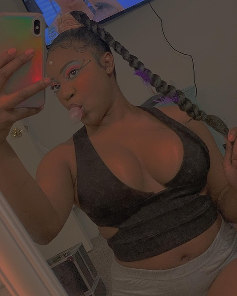 playgirlneezy header picture leakfans.com