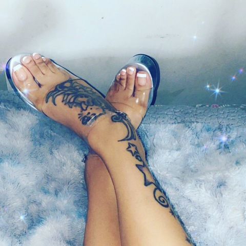 Header of pprettyfeetfetish_