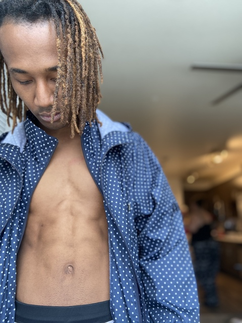 prettyboysteele header picture leakfans.com