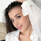 prettyemilia profile picture leakfans.com