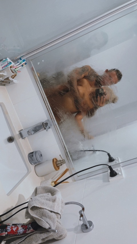 prettylittlecouple header picture leakfans.com