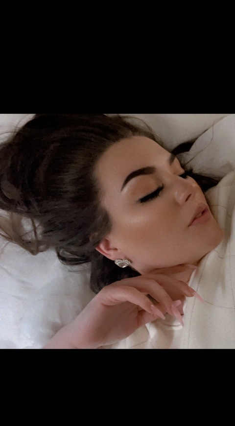 princesswhitneyy header picture leakfans.com