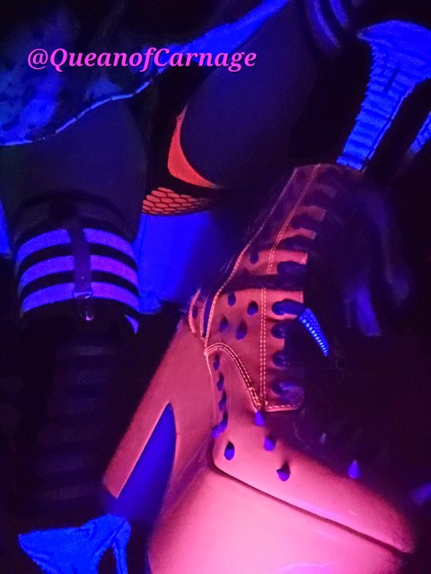 queanofcarnage header picture leakfans.com