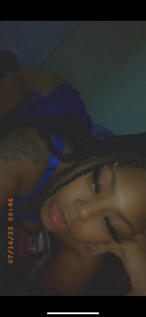 queeniekatt header picture leakfans.com