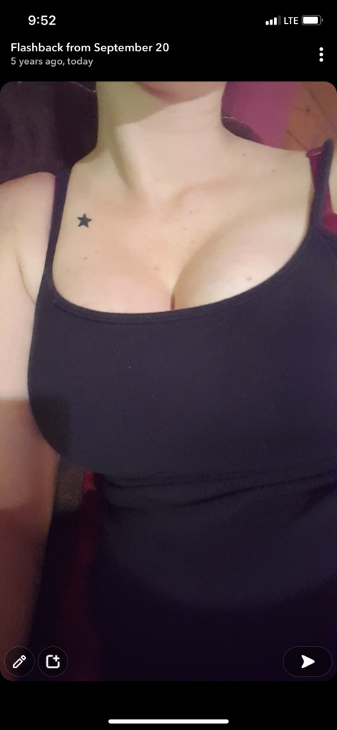 queenkelley header picture leakfans.com