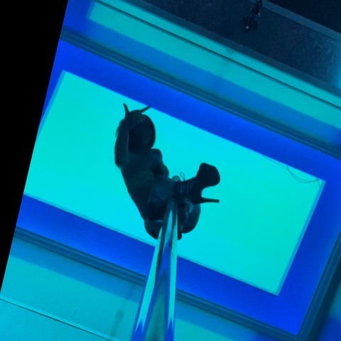 r0zaaybanks header picture leakfans.com