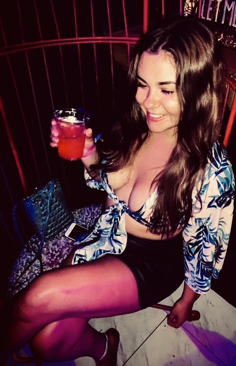 rachelriot98 header picture leakfans.com