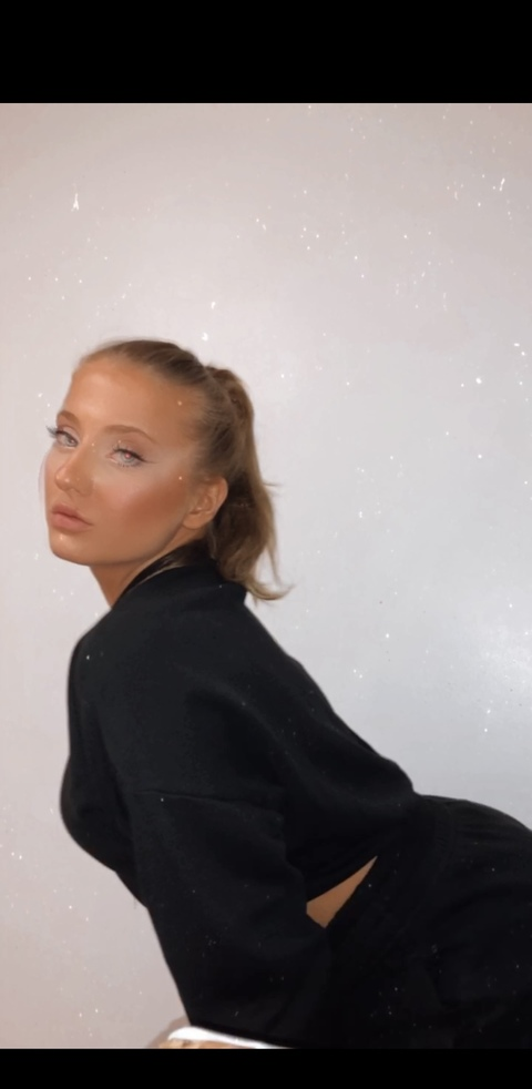 realbarbiex header picture leakfans.com