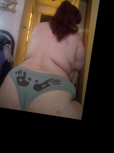 redspicyqueen header picture leakfans.com