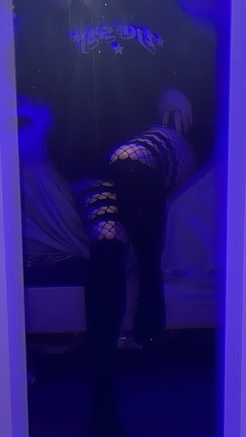 ria1093 header picture leakfans.com