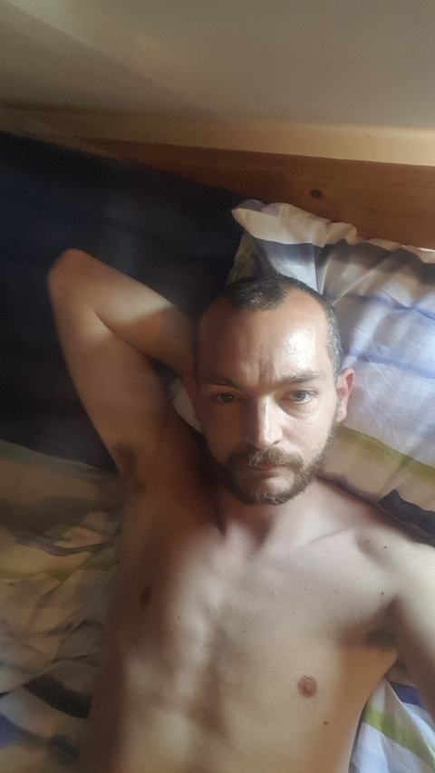 robraz82 header picture leakfans.com