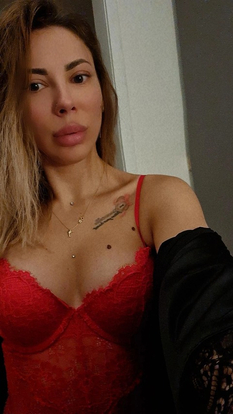 rocsanaaa header picture leakfans.com