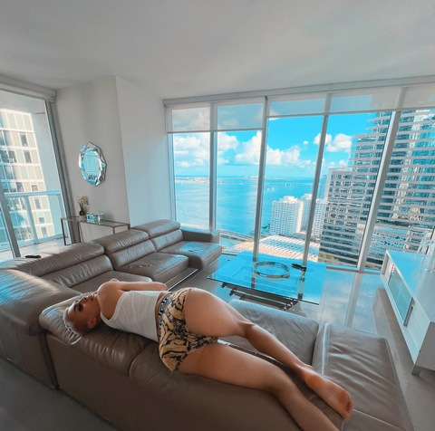 royalr187 header picture leakfans.com