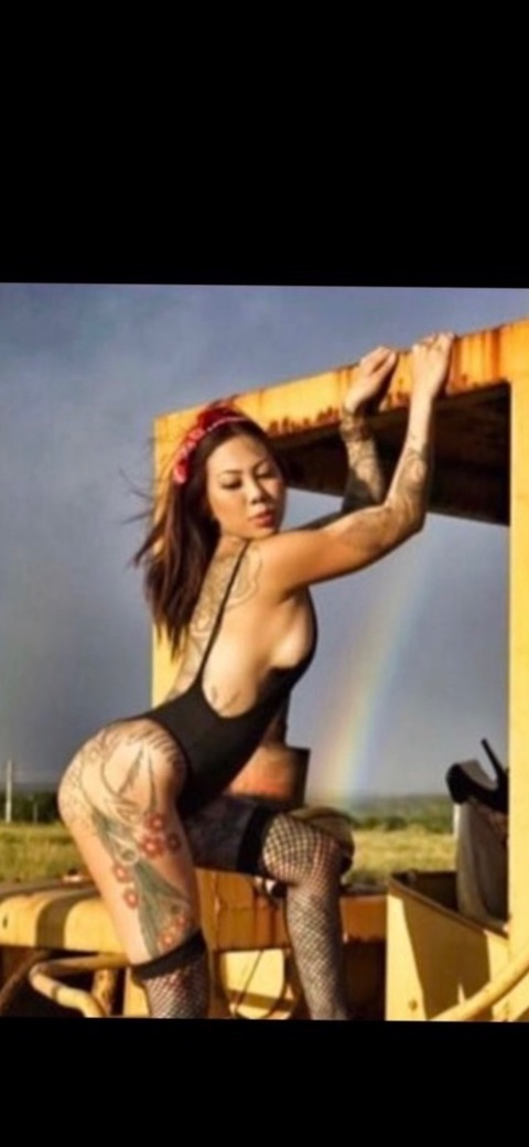 sachiyourfavoritelesbian header picture leakfans.com