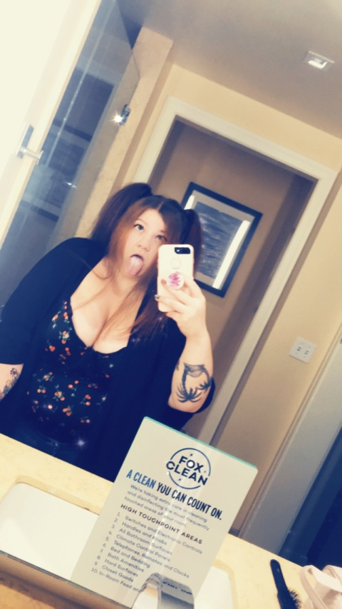 sammiev_ header picture leakfans.com