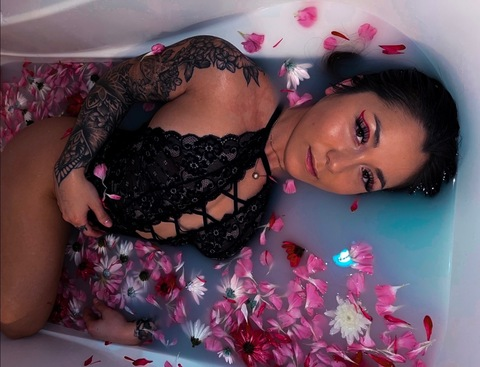 sandycheeks911 header picture leakfans.com