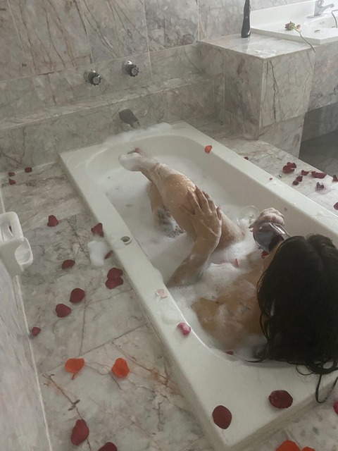 saraei header picture leakfans.com