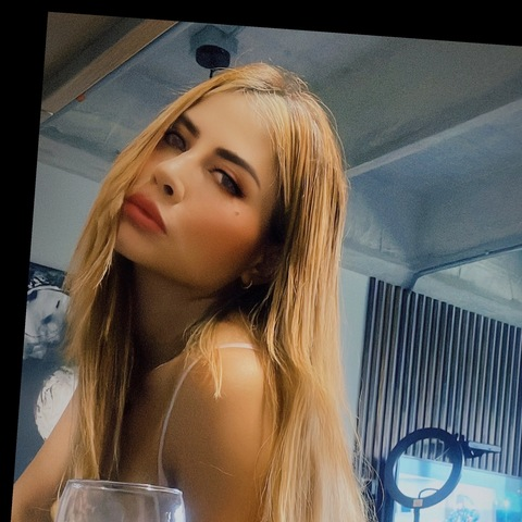 sarasofiarey header picture leakfans.com