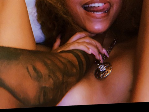 scoopxneen header picture leakfans.com