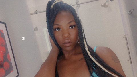 seximamasss header picture leakfans.com