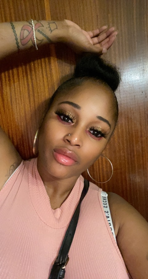 sexxylips32 header picture leakfans.com