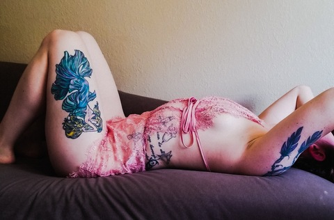 sexy_military_chick header picture leakfans.com