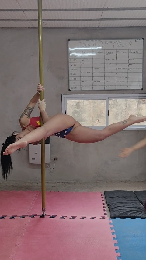 sexybrunettepole header picture leakfans.com