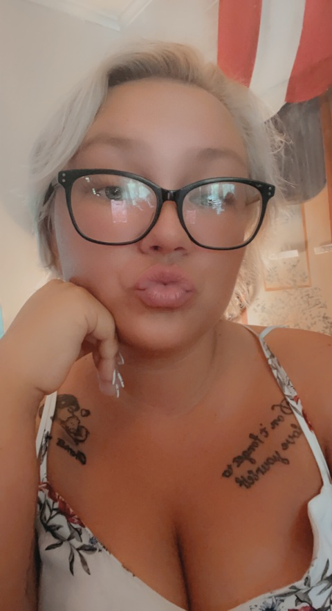 sexykimmykitty25 header picture leakfans.com