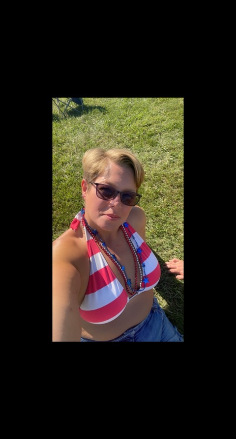 sexyshelzie_pineapple header picture leakfans.com