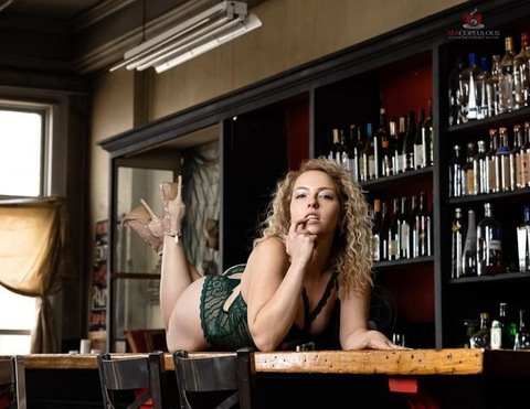 sexysmokinjo header picture leakfans.com