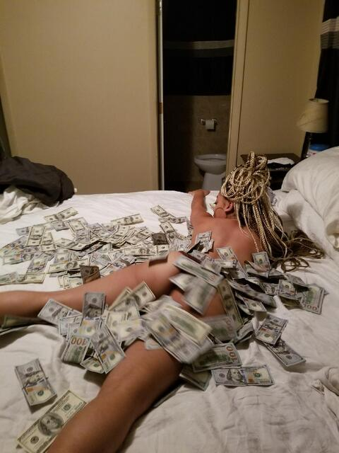 shaililly header picture leakfans.com