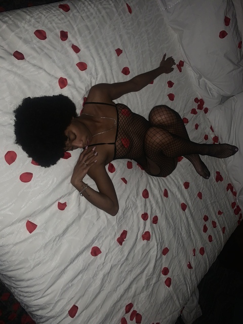 skinnypetitethang3 header picture leakfans.com