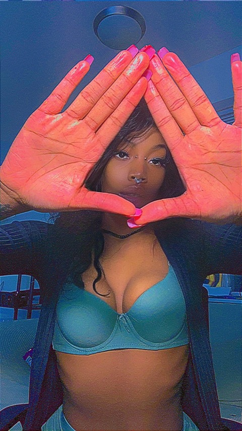 skyilita header picture leakfans.com