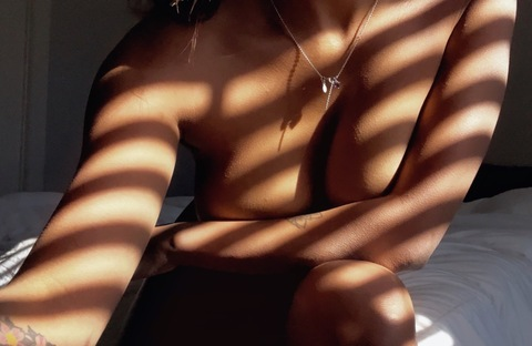 sloanewolfe header picture leakfans.com