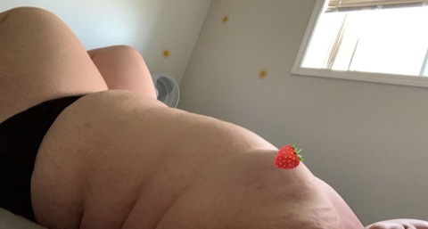strawberry_satin header picture leakfans.com