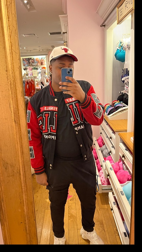 sullytttt header picture leakfans.com