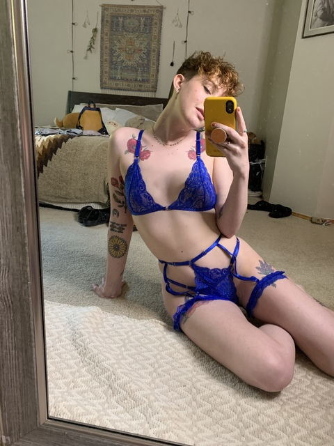 sunnyraee header picture leakfans.com