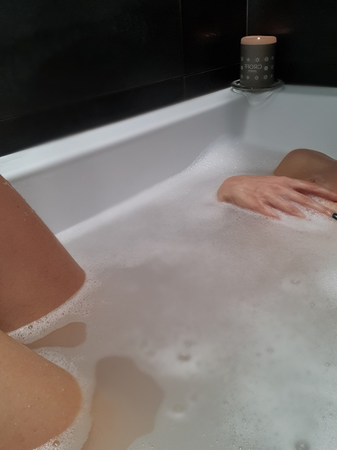 symmy header picture leakfans.com