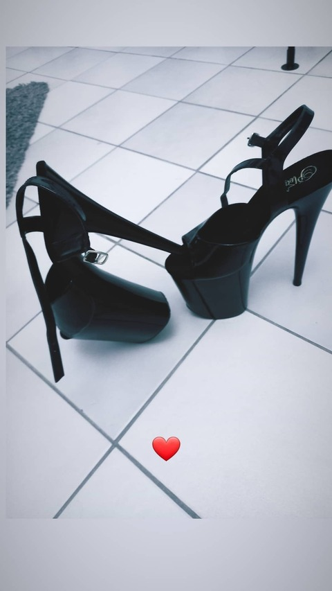 tania92 header picture leakfans.com