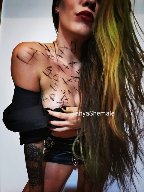 tanyadomm header picture leakfans.com