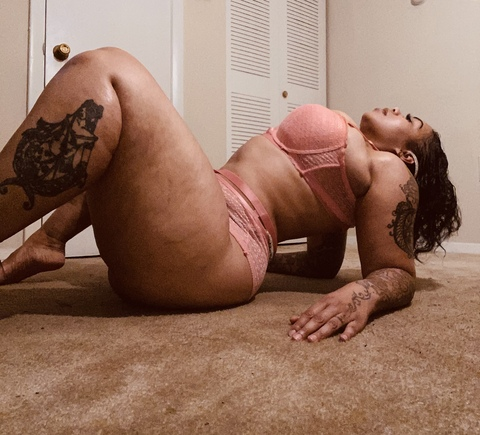 tattedbaddiee header picture leakfans.com