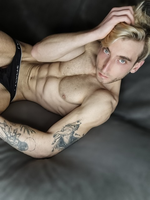 tattooed_peach_teaser header picture leakfans.com