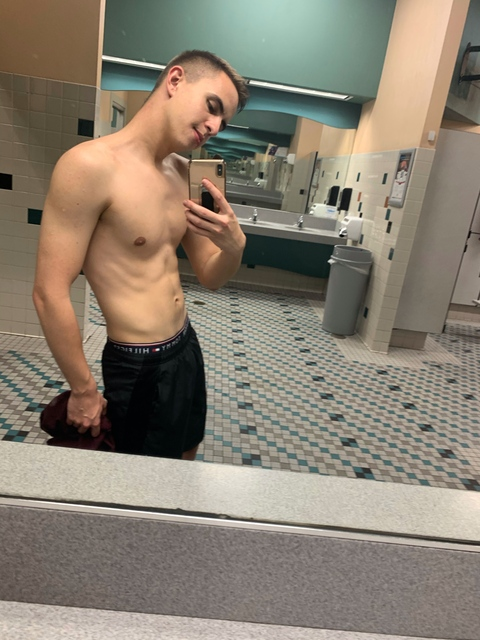 that_hung_boy header picture leakfans.com