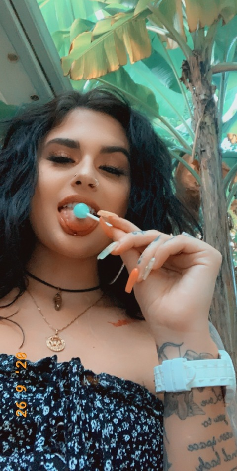 Header of thatbitchhbellaaa